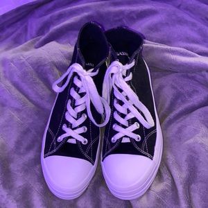 No Boundaries Woman’s Wide Width High Top Size 11